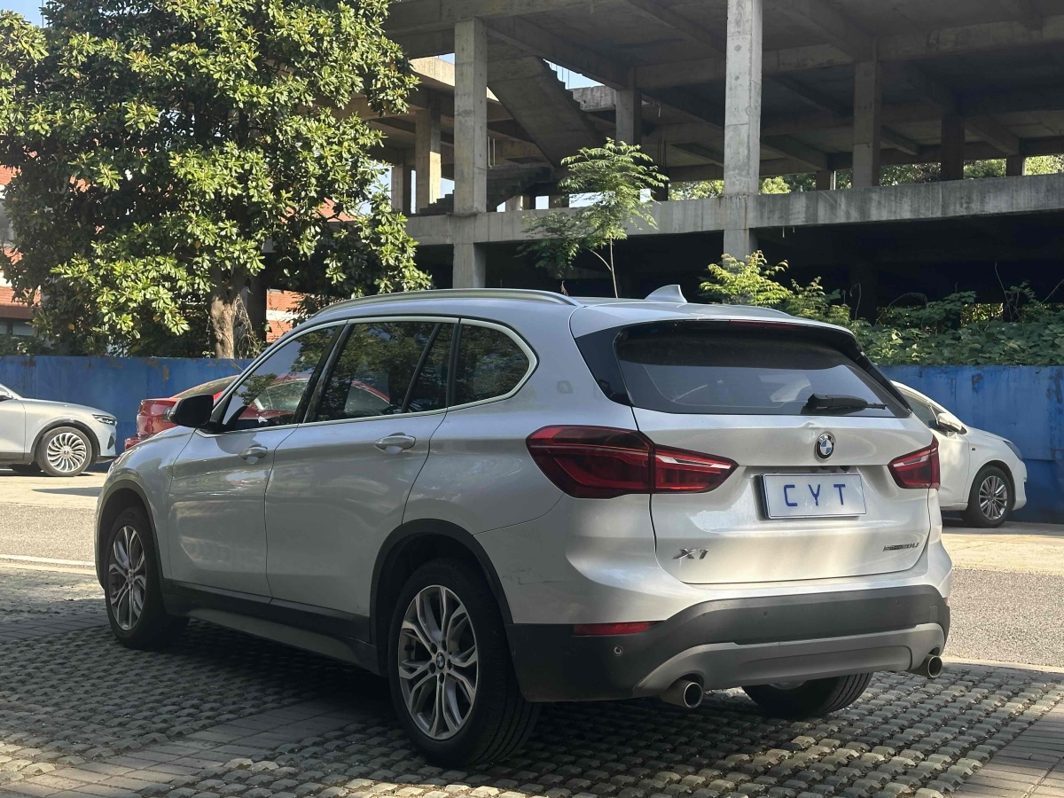 寶馬 寶馬X1  2019款 sDrive20Li 領(lǐng)先型圖片