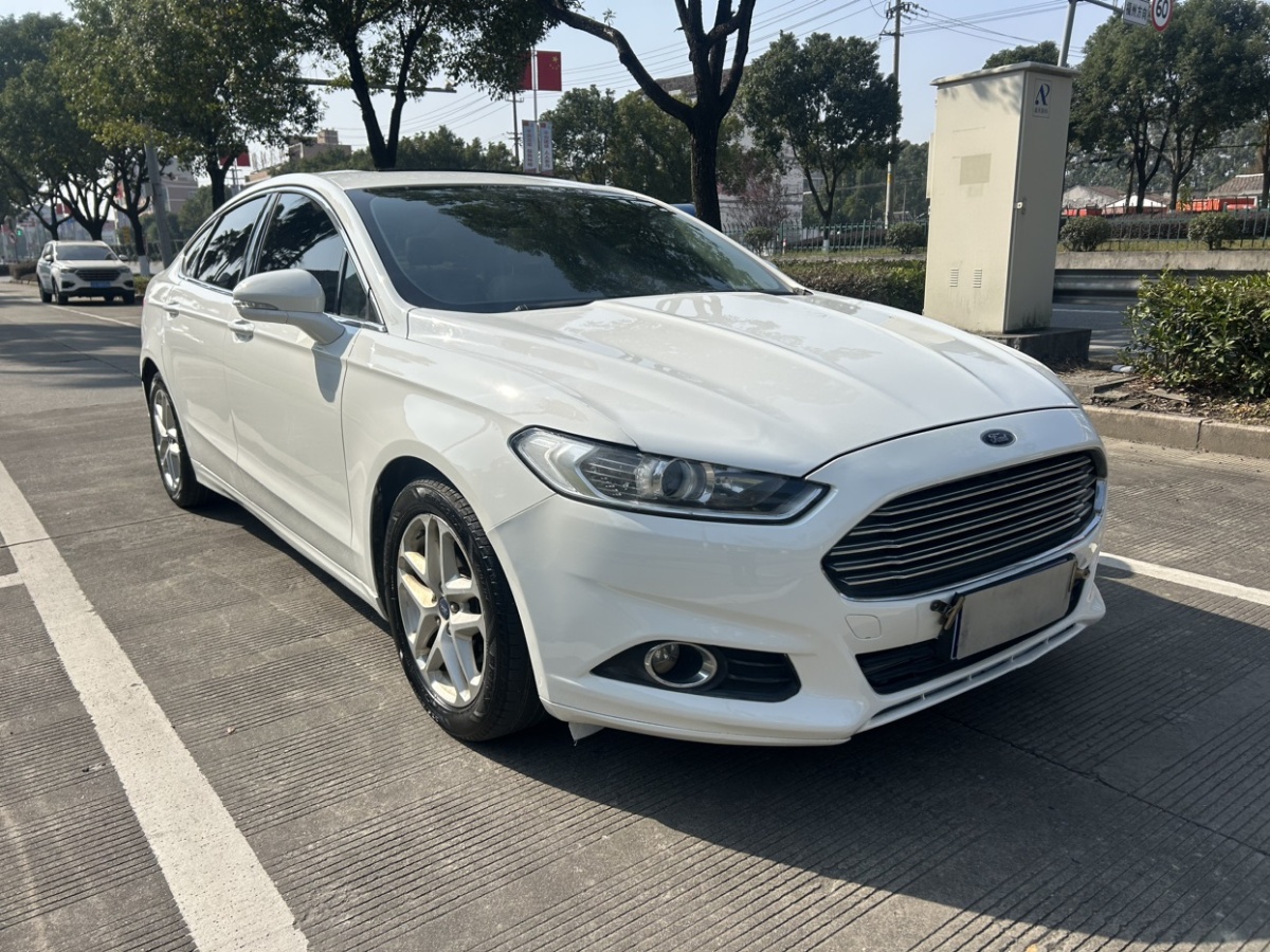 2013年9月福特 蒙迪歐  2013款 1.5L GTDi180時(shí)尚型