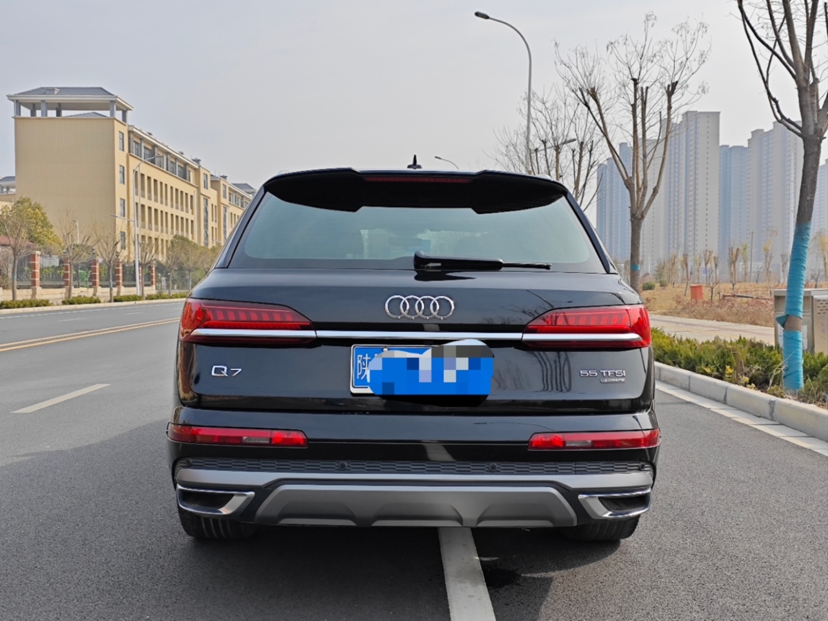 奧迪 奧迪Q7  2020款 55 TFSI quattro S line運(yùn)動(dòng)型圖片