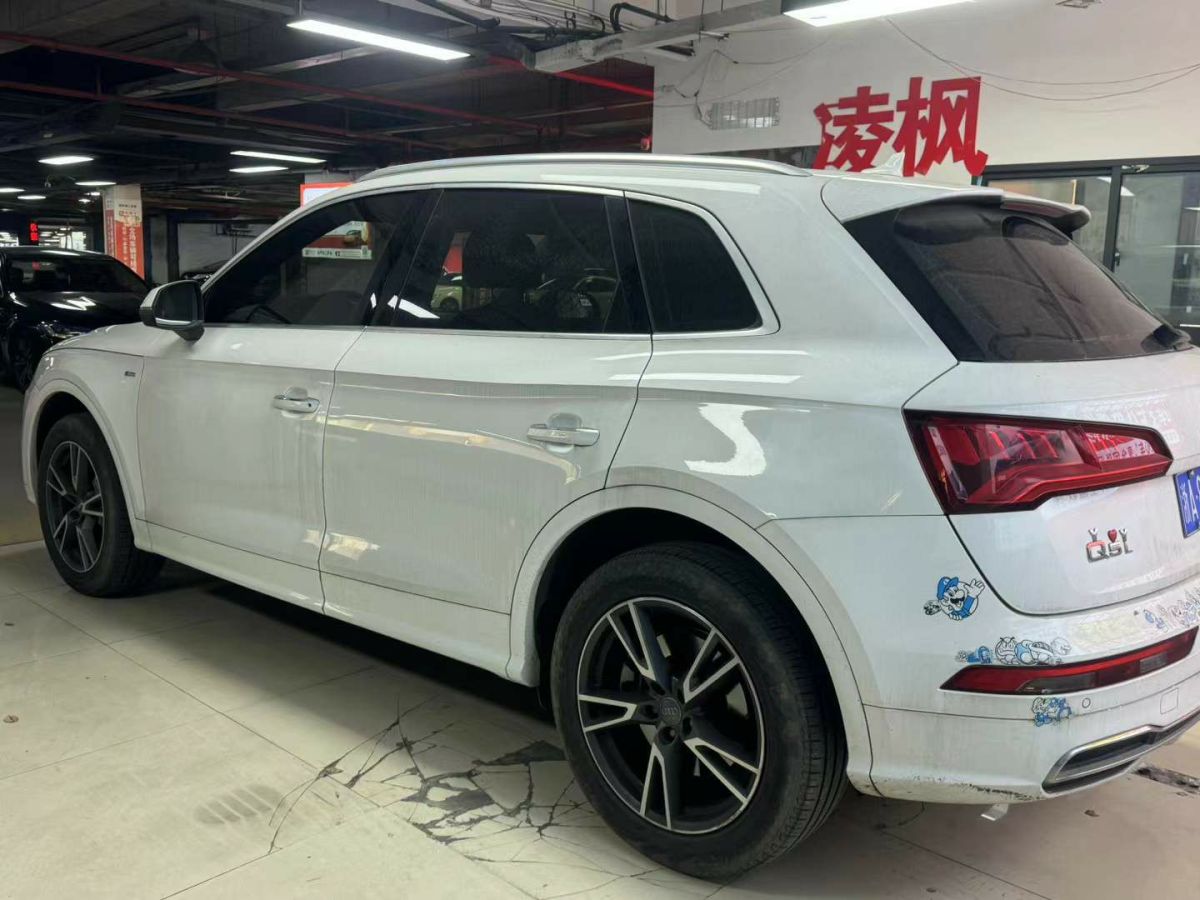 奧迪 奧迪Q3  2019款  35 TFSI 時(shí)尚動(dòng)感型圖片