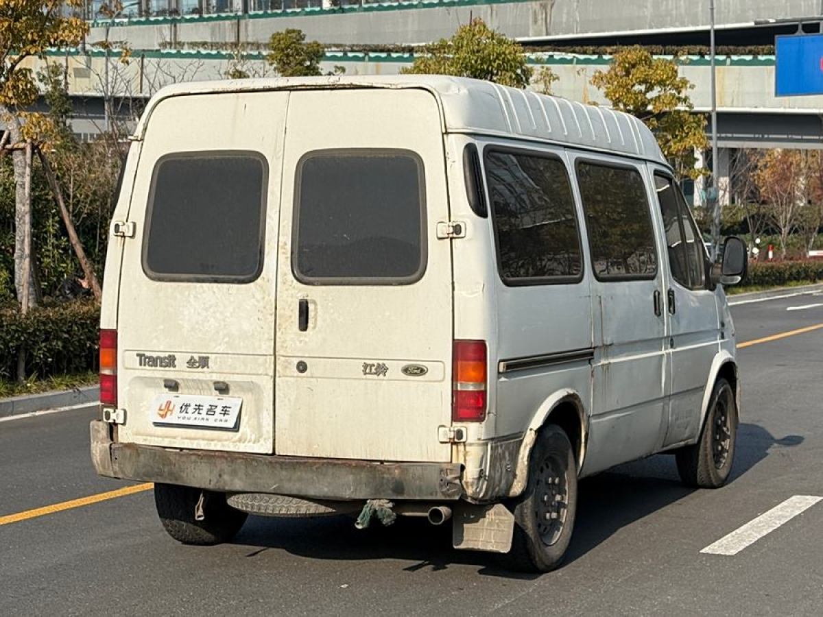 福特 經(jīng)典全順  2013款 2.8T柴油普通型短軸中頂JX493ZLQ3A圖片