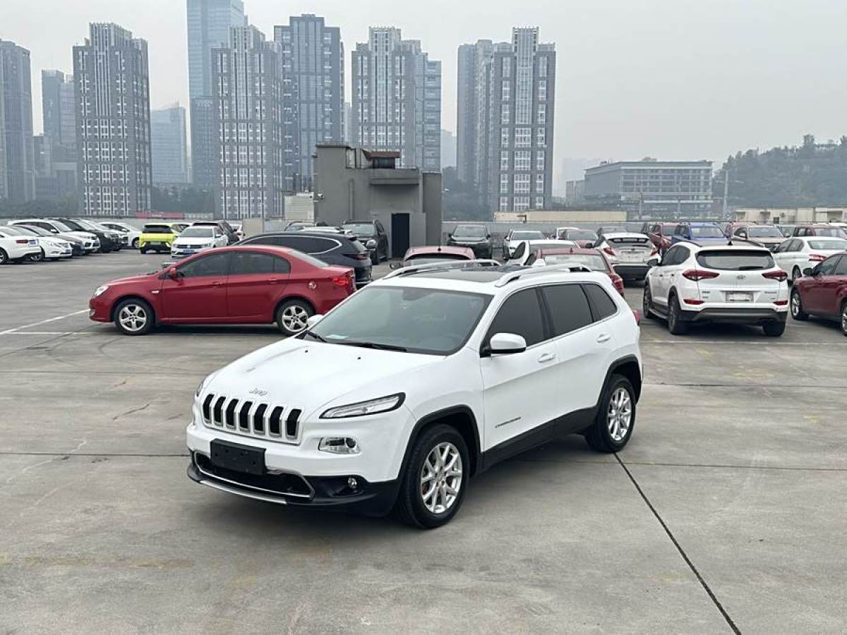 Jeep 自由光  2017款 2.4L 領(lǐng)先版圖片