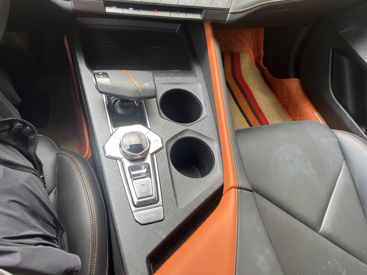 長安 長安UNI-V  2022款 1.5T 智慧領(lǐng)航型圖片