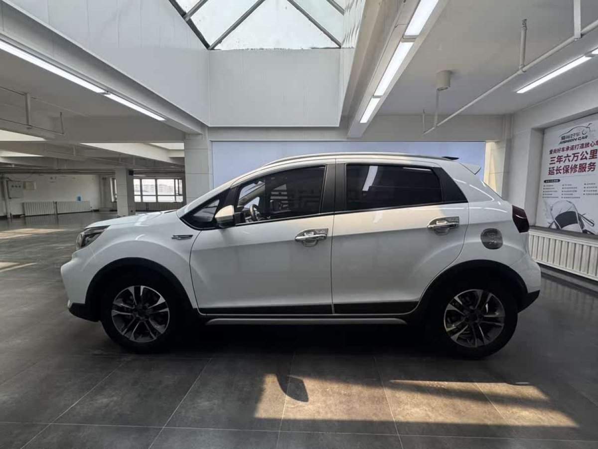 吉利 遠(yuǎn)景X3  2019款  升級(jí)版 1.5L CVT尊貴型圖片