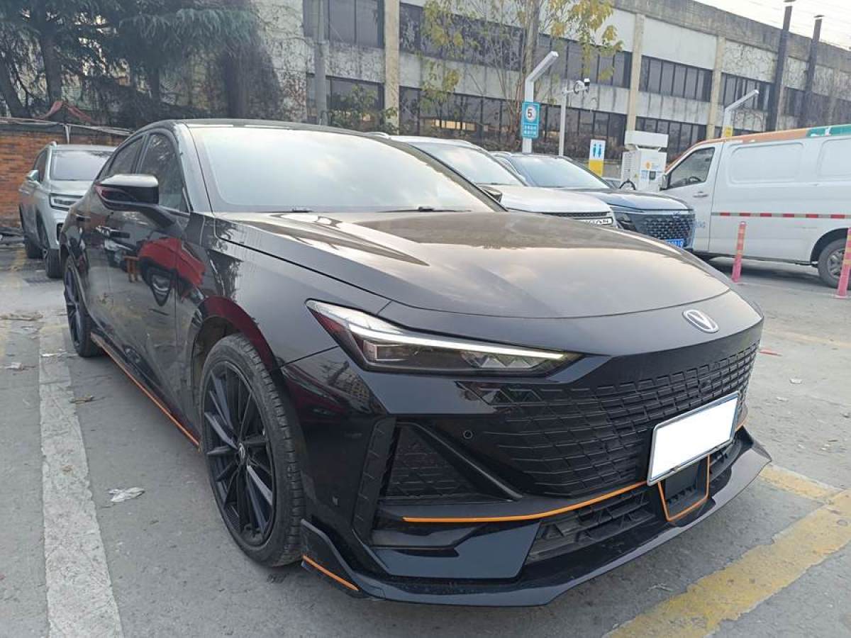 長安 長安UNI-V  2022款 1.5T 尊貴型圖片