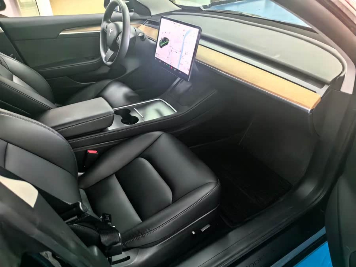 特斯拉 Model 3  2022款 后輪驅(qū)動(dòng)版圖片