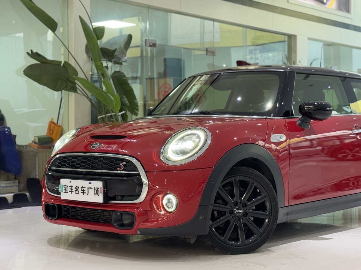 MINI MINI  2019款 2.0T COOPER S 經(jīng)典派圖片