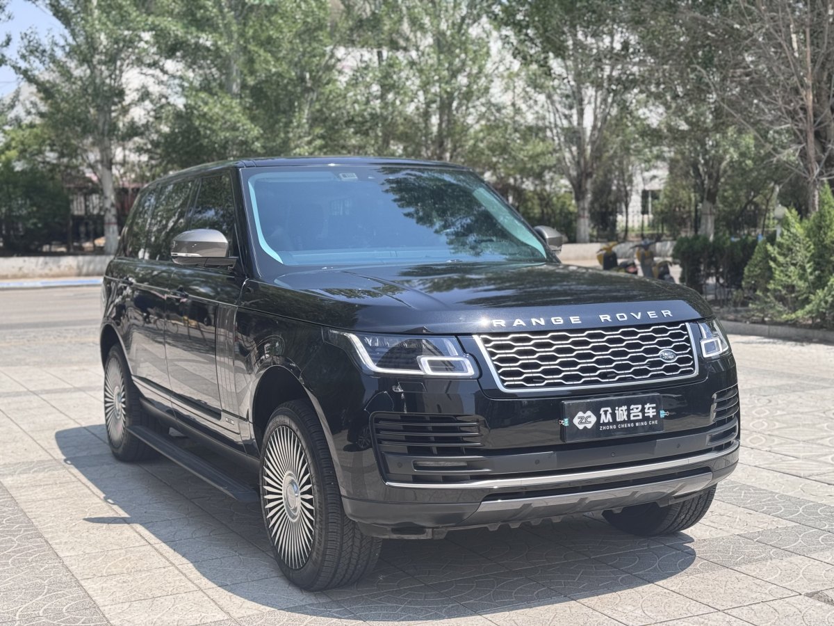 路虎 攬勝  2020款 3.0 L6 傳世加長(zhǎng)版圖片