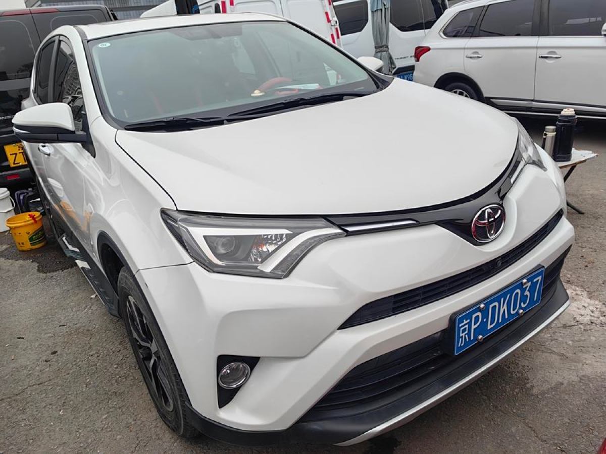 2018年7月豐田 RAV4榮放  2016款 2.0L CVT兩驅(qū)智尚版