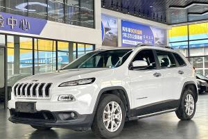 自由光 Jeep 2.0L 優(yōu)越版