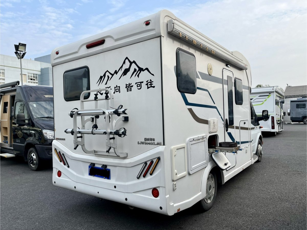 東風(fēng) 御風(fēng)房車  C型房車圖片