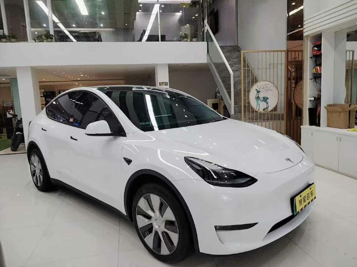 2023年1月特斯拉 Model S  2023款 三電機全輪驅(qū)動 Plaid版