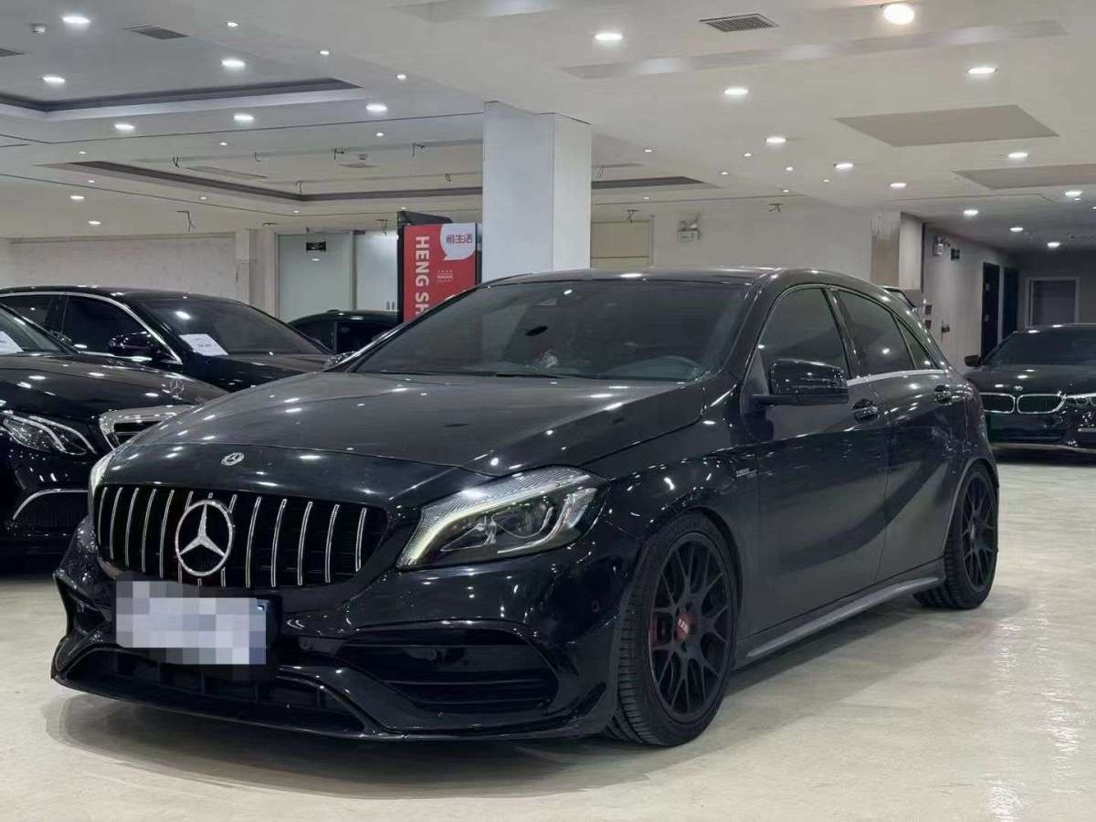 奔驰 奔驰A级AMG  2017款 AMG A 45 4MATIC 暗夜雷霆限量版图片