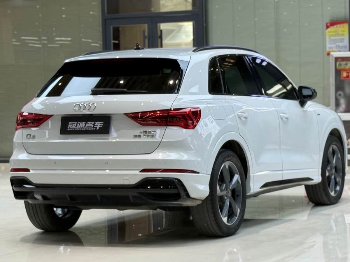 奧迪 奧迪Q3  2020款 35 TFSI 時(shí)尚動(dòng)感型圖片
