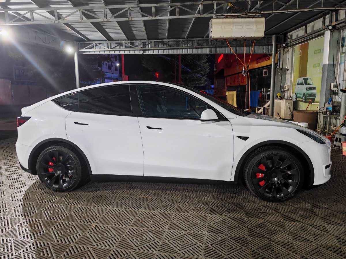 特斯拉 Model Y  2023款 長續(xù)航煥新版 雙電機(jī)全輪驅(qū)動(dòng)圖片