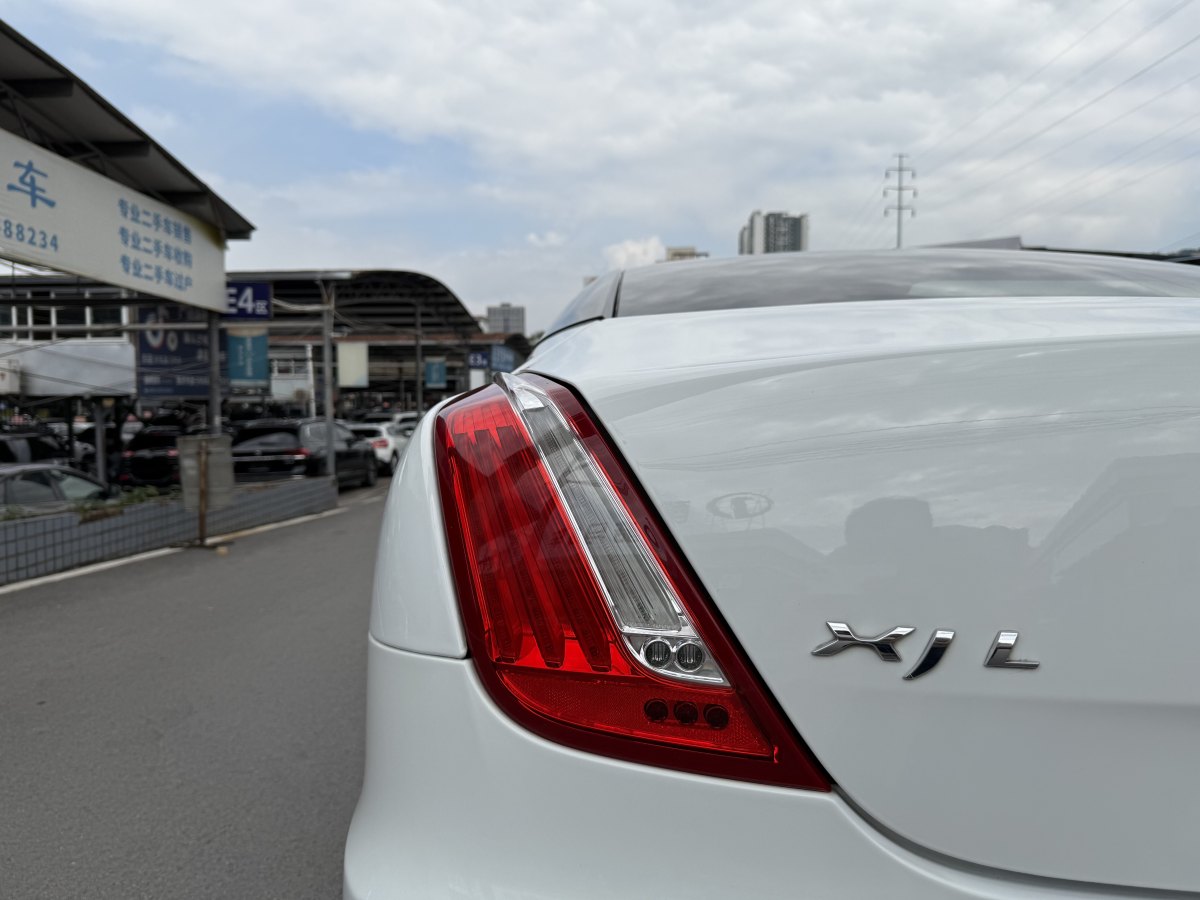 捷豹 XJ  2011款 XJL 3.0 全景商務(wù)版圖片