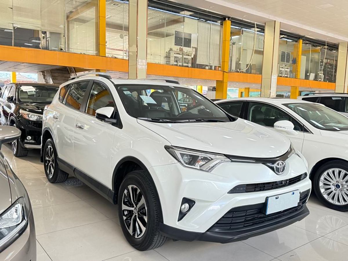 豐田 RAV4榮放  2016款 2.0L CVT兩驅(qū)風(fēng)尚版圖片