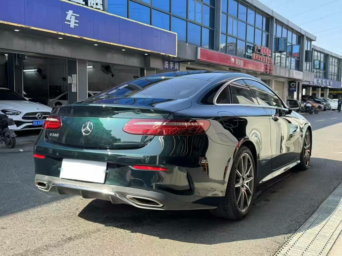 奔馳 奔馳E級  2023款 E 300 轎跑車圖片