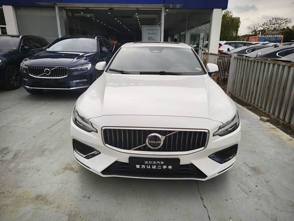 沃爾沃 S60L  2024款 B4 智遠(yuǎn)豪華版圖片