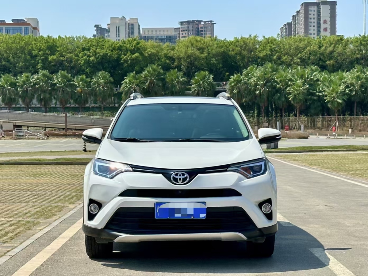 2018年1月豐田 RAV4  2016款 榮放 2.0L CVT兩驅(qū)智尚版