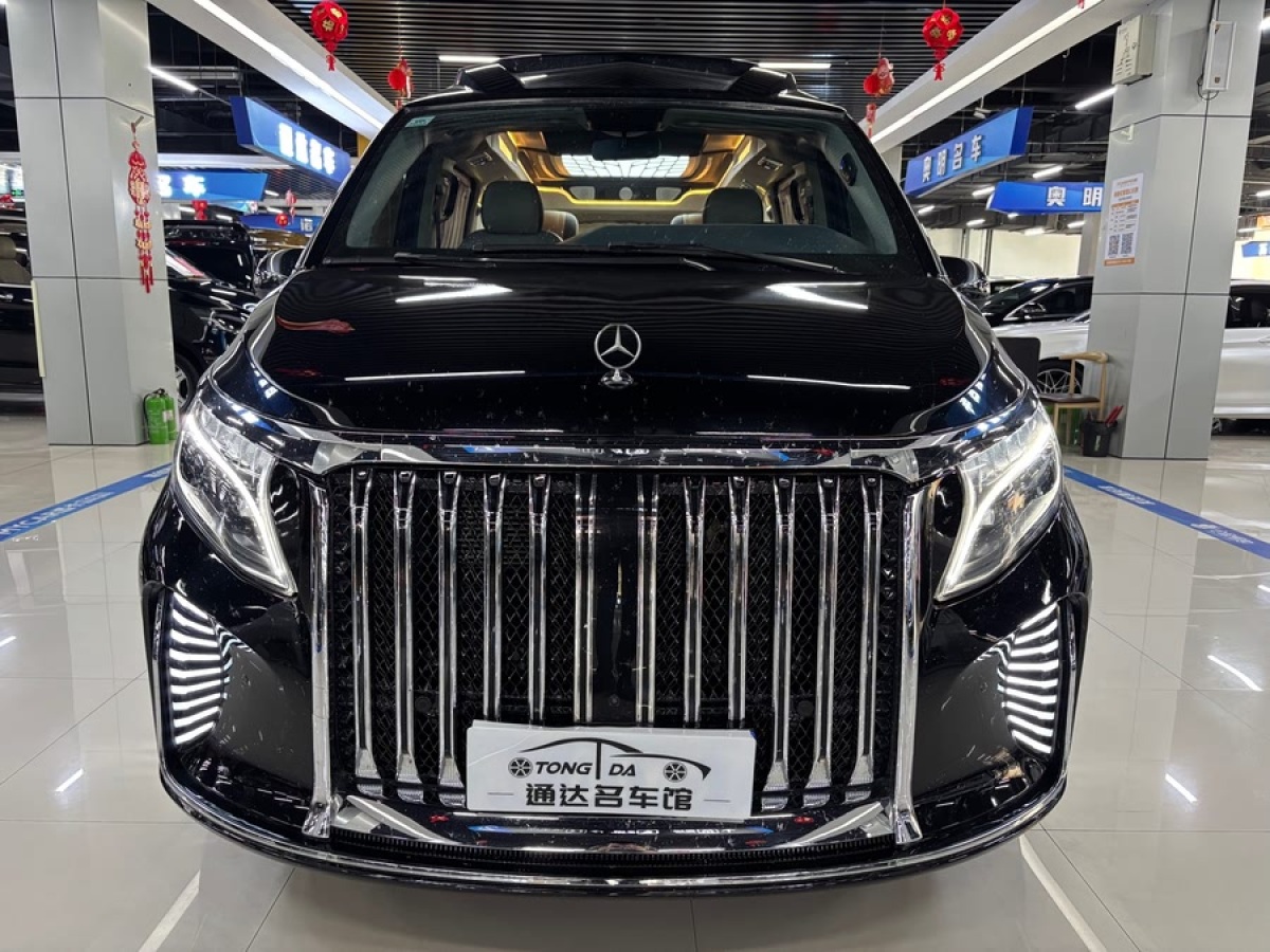 奔馳 威霆  2023款 2.0T 商務(wù)版 7座圖片