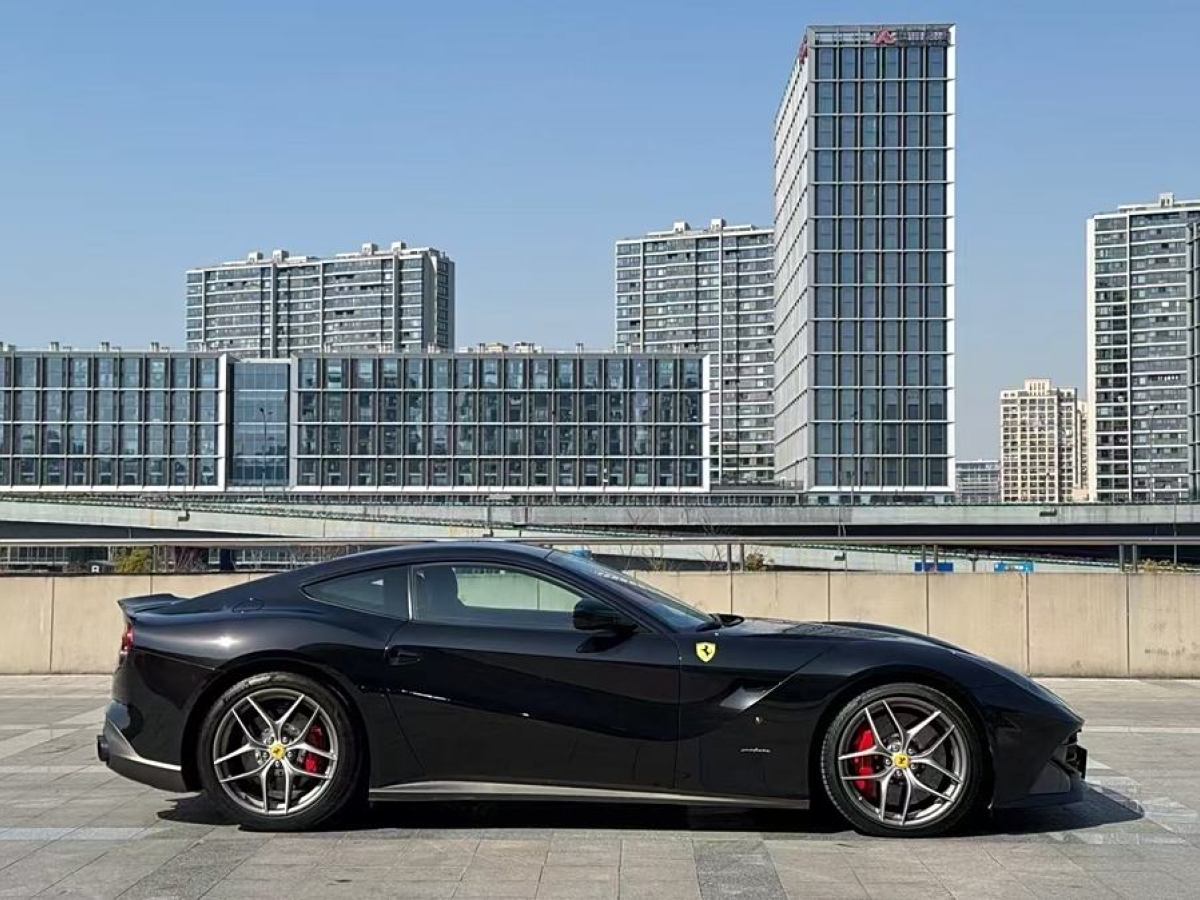 法拉利 F12berlinetta  2013款 6.3L 標(biāo)準(zhǔn)型圖片