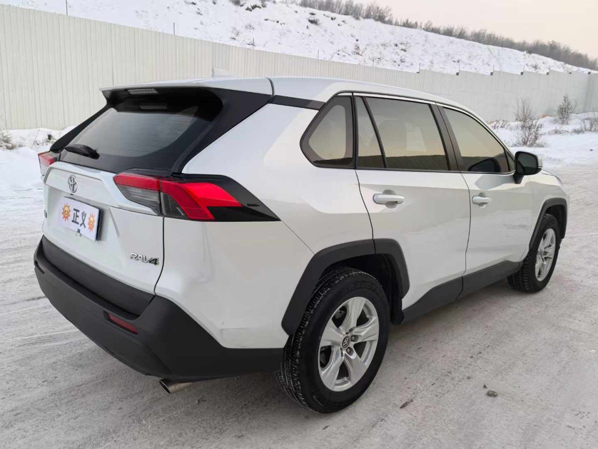 豐田 RAV4榮放  2022款 2.0L CVT兩驅(qū)尊貴版圖片