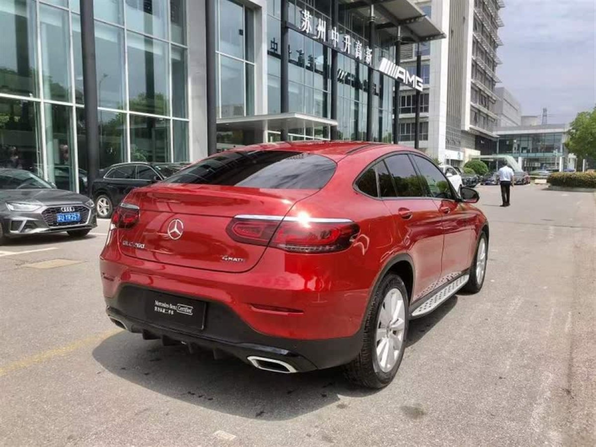 奔馳 奔馳GLC  2023款 改款 GLC 260 4MATIC 轎跑SUV圖片
