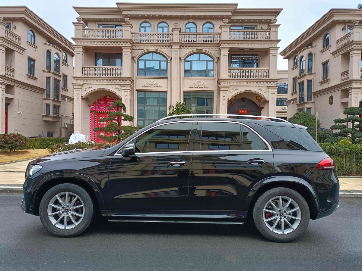 奔驰 奔驰GLE  2020款  GLE 350 4MATIC 时尚型图片