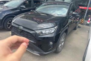 RAV4榮放 豐田 2.0L CVT兩驅(qū)尊貴版