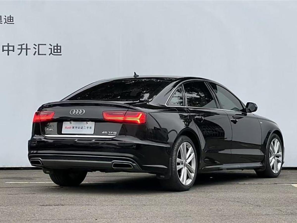 2018年9月奧迪 奧迪A4L  2018款 30周年年型 45 TFSI quattro 運(yùn)動型