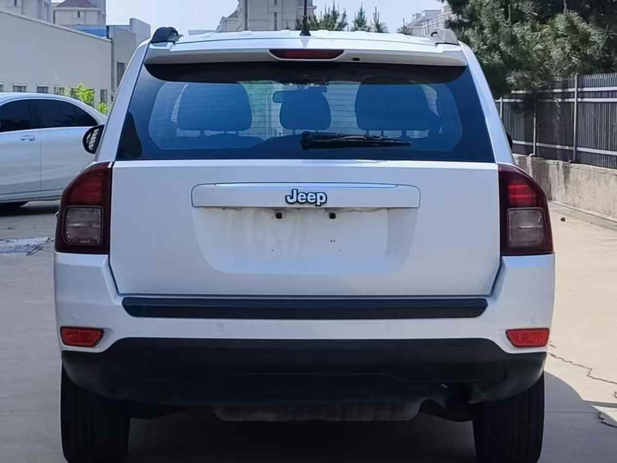 啟辰 R50  2013款 1.6L 北斗導(dǎo)航版圖片