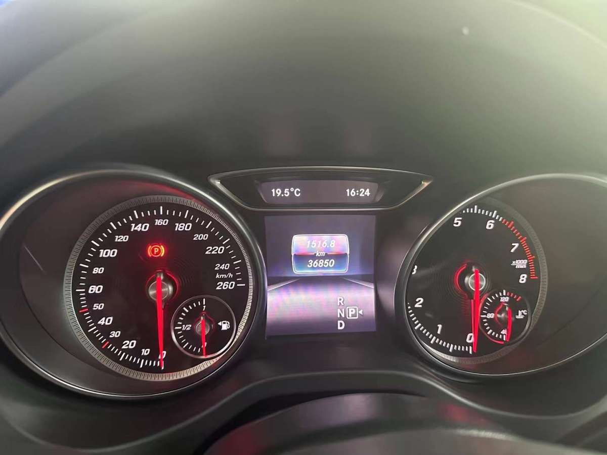 奔驰 奔驰CLA级  2018款 CLA 200 动感型图片