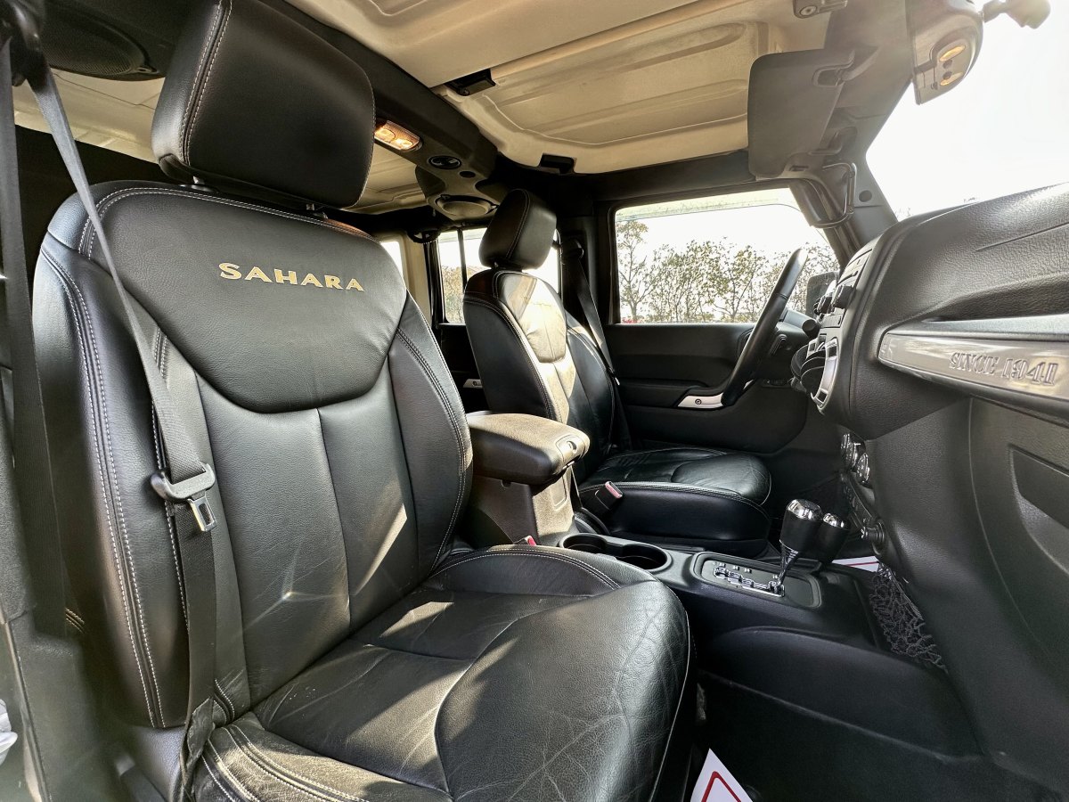 Jeep 牧馬人  2015款 3.0L Sahara 四門(mén)舒享版圖片