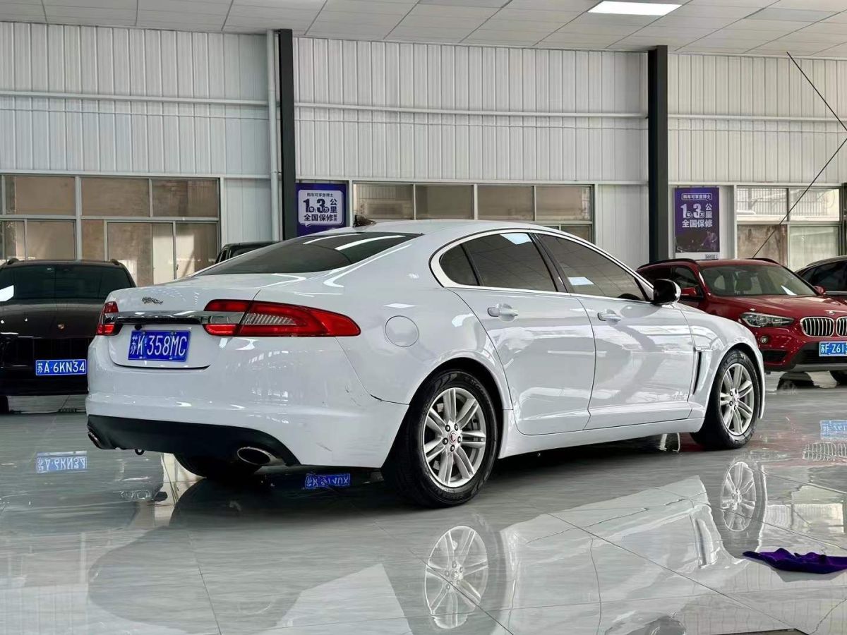 捷豹 XF  2014款 XF 2.0T 奢華版圖片
