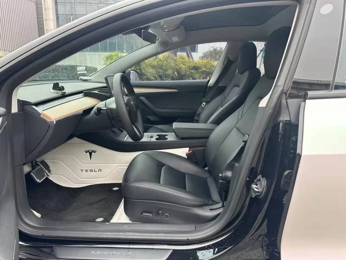 特斯拉 Model 3  2023款 煥新版 后輪驅(qū)動圖片