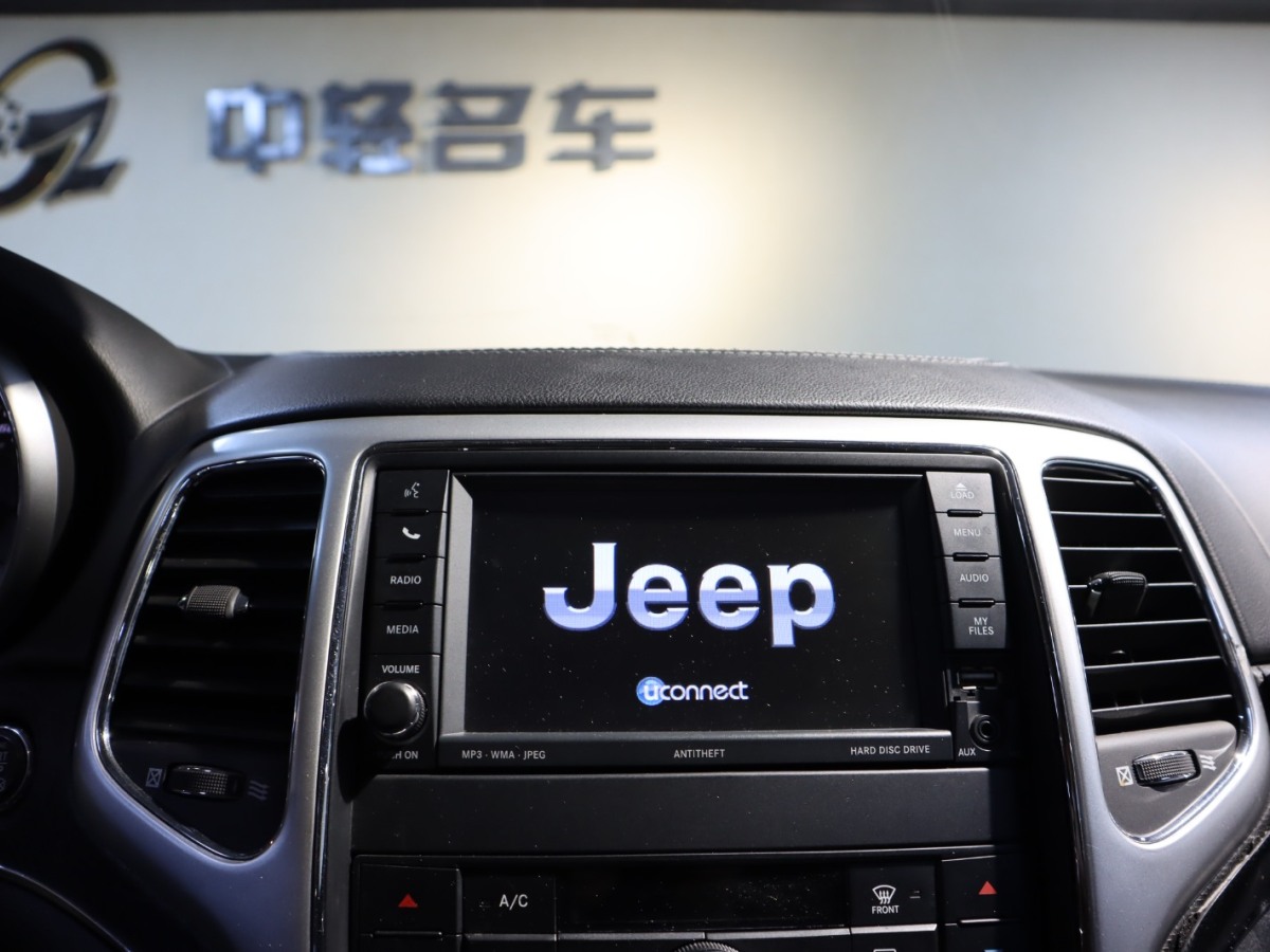 Jeep 大切诺基 SRT  2012款 6.4L SRT8图片