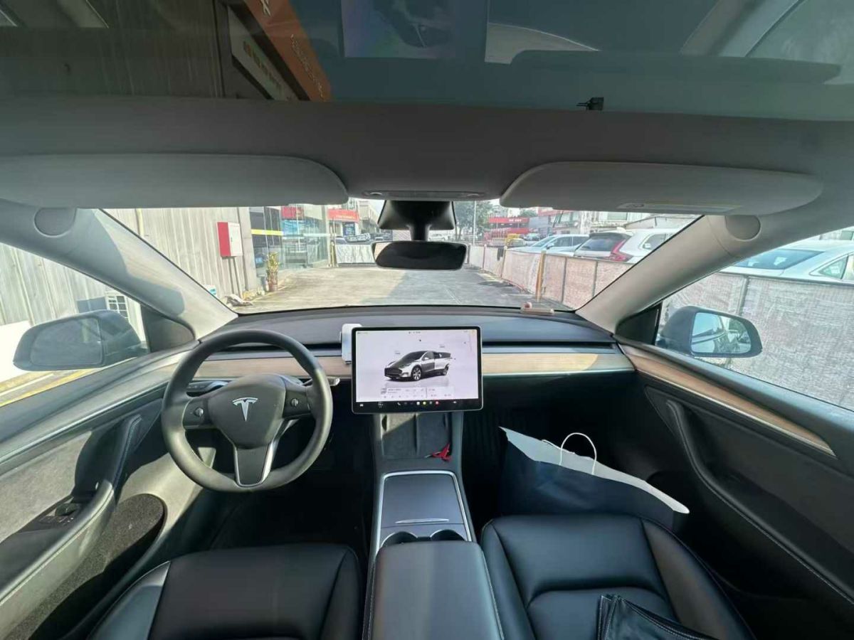 特斯拉 Model S  2023款 三電機(jī)全輪驅(qū)動(dòng) Plaid版圖片