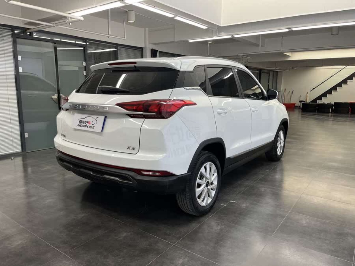 北汽紳寶 BEIJING-X3  2019款 1.5L 手動(dòng)榮耀版圖片
