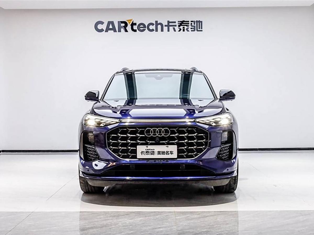 2024年2月奧迪 奧迪Q6  2024款 45 TFSI quattro 齊云型 飛騎套裝 7座