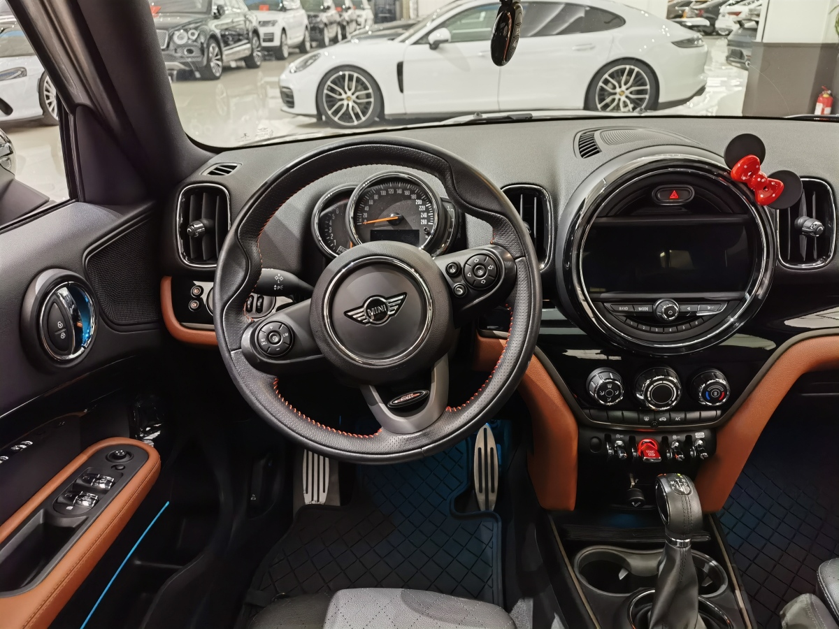 2019年6月MINI COUNTRYMAN  2018款 1.5T COOPER ALL4 賽車手