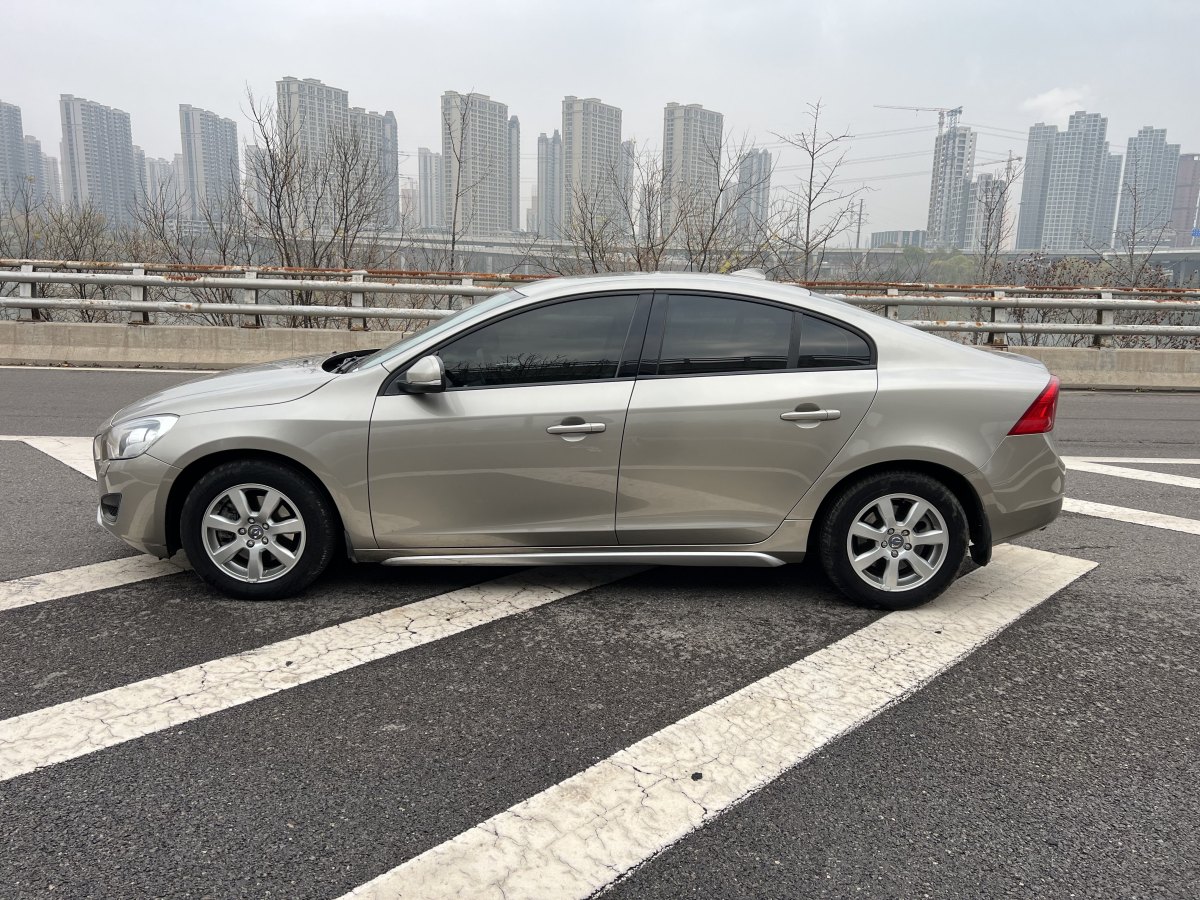 沃爾沃 S60  2012款 1.6T DRIVe 舒適版圖片