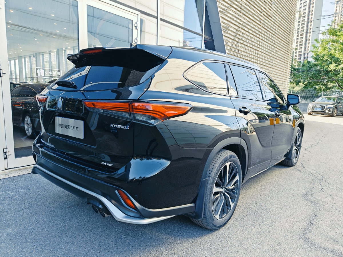 丰田 皇冠陆放  2022款 2.5L HEV四驱尊贵版图片