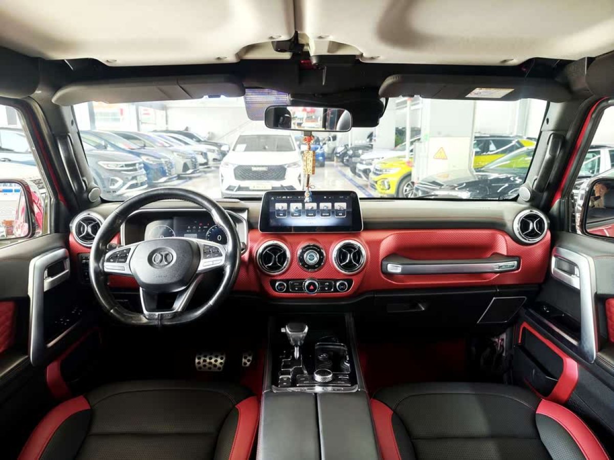 北京 BJ40  2019款 改款 2.0T 自動(dòng)四驅(qū)城市獵人版尊享型 國V圖片