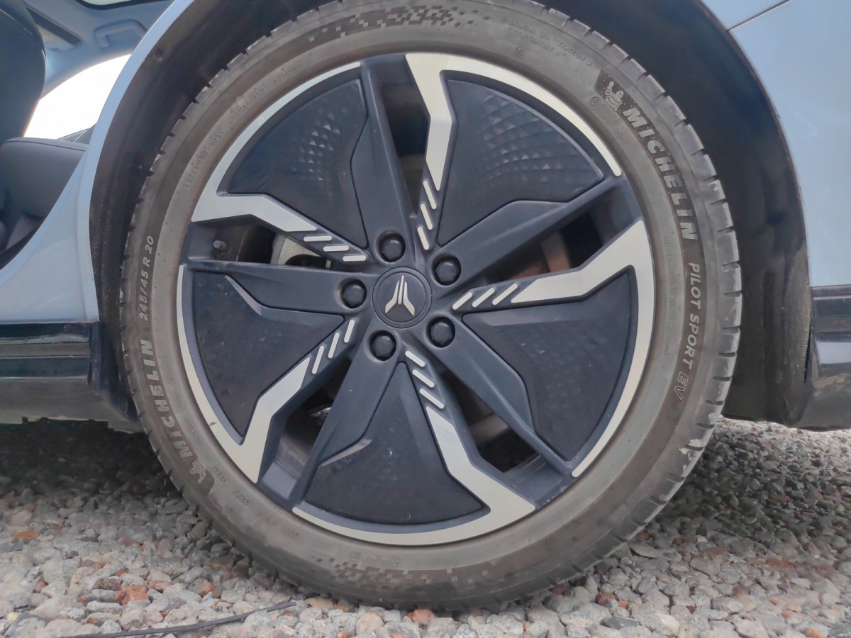 嵐圖 夢(mèng)想家  2024款 PHEV 超長(zhǎng)續(xù)航尊貴版圖片