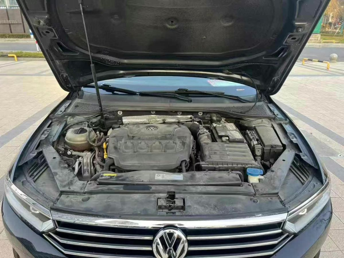 大眾 邁騰  2019款 280TSI DSG 領(lǐng)先型圖片
