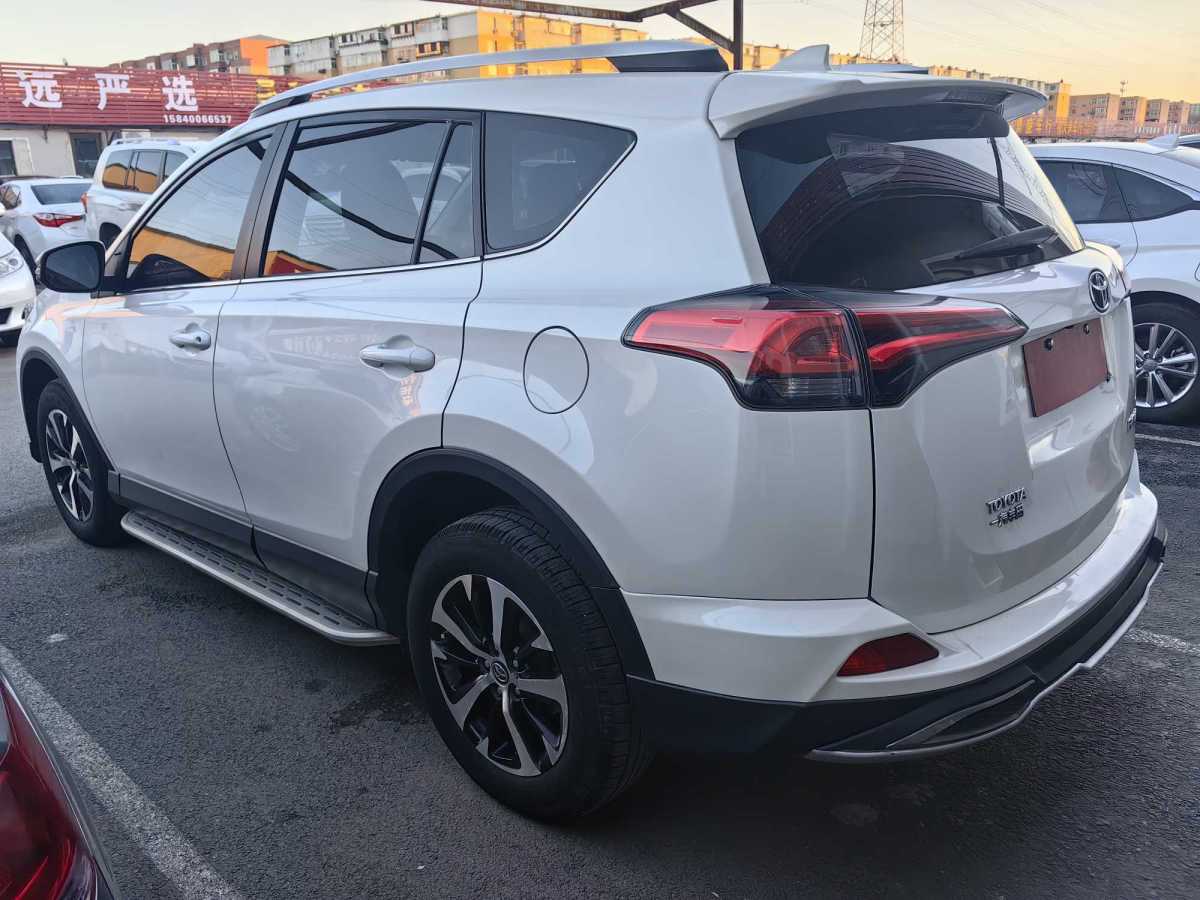 豐田 RAV4  2018款 榮放 2.0L CVT兩驅(qū)風(fēng)尚版圖片