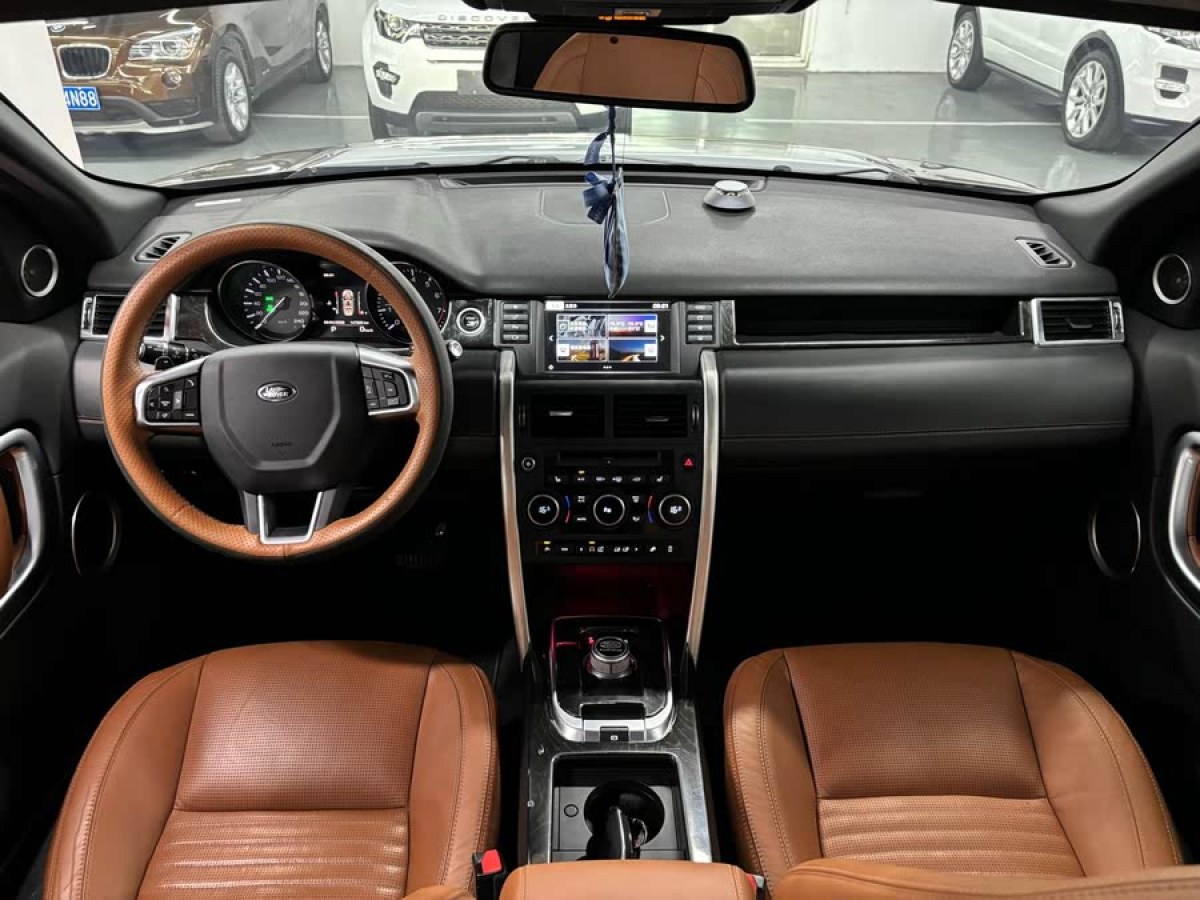 路虎 發(fā)現(xiàn)神行  2016款 2.0T HSE LUXURY圖片