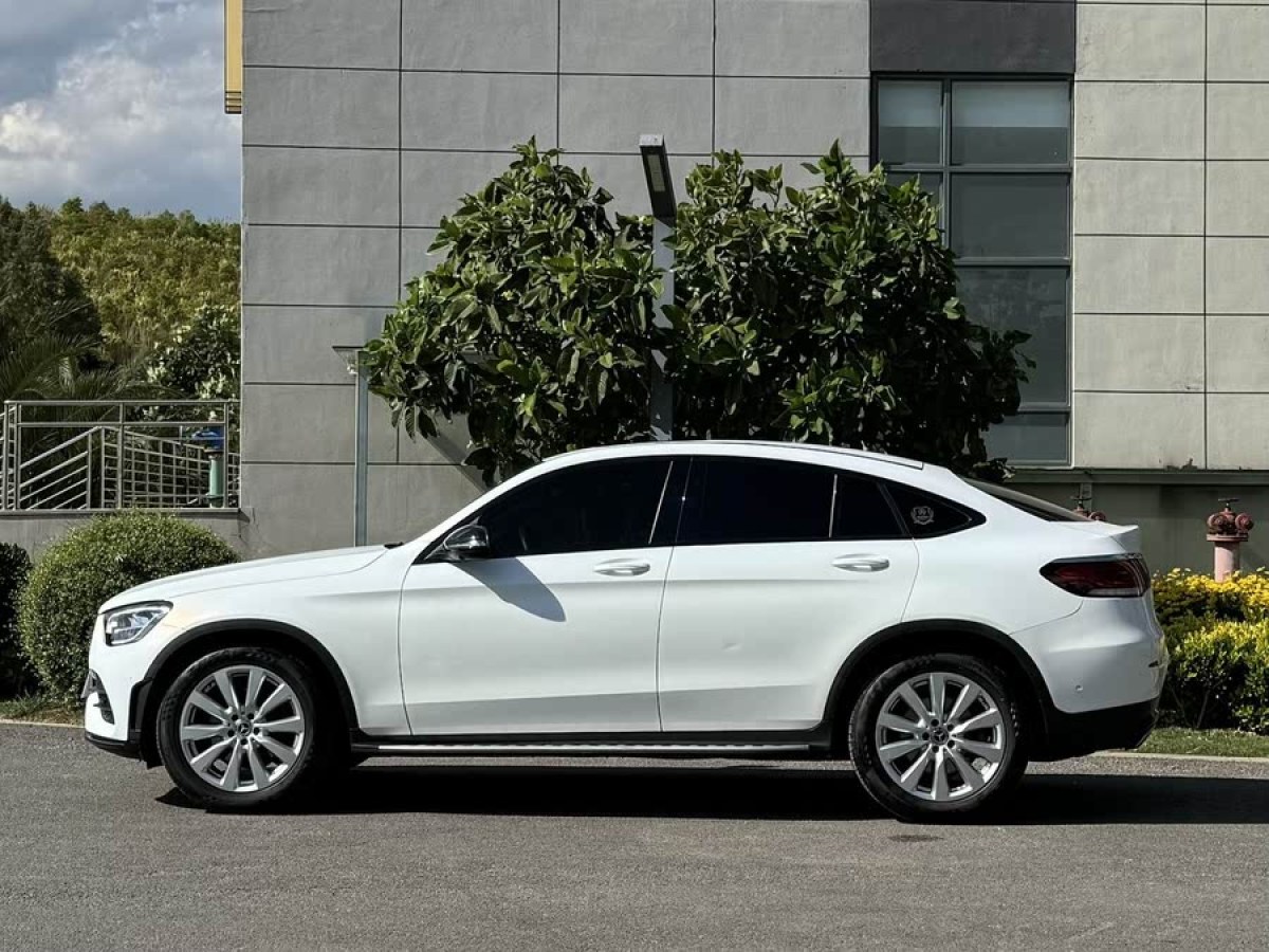 奔馳 奔馳GLC  2021款 GLC 260 4MATIC 轎跑SUV圖片