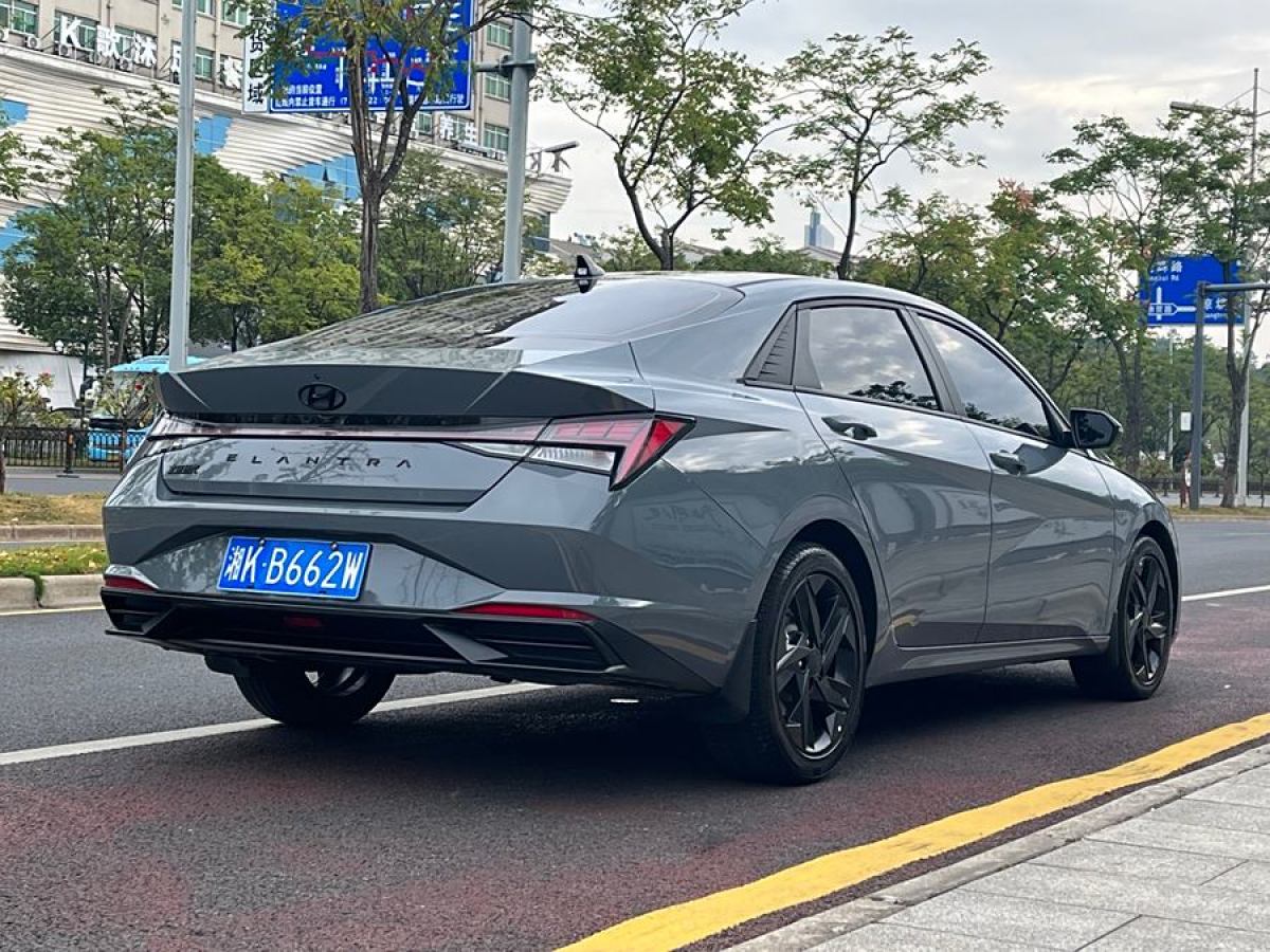 2022年5月現(xiàn)代 伊蘭特  2022款 1.5L CVT LUX尊貴版